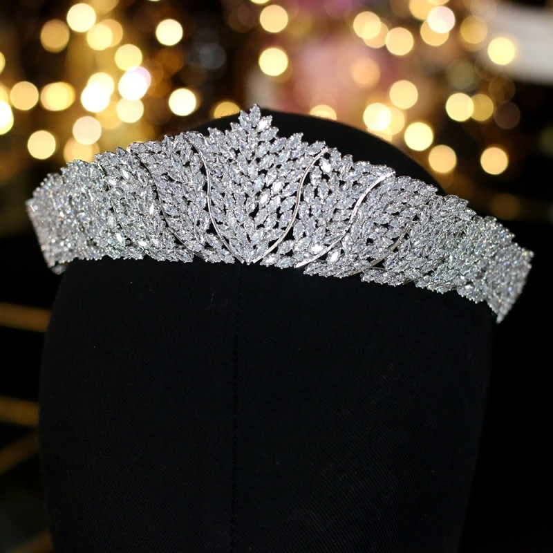 Exclusive silver crown - headband made of cubic zirconia