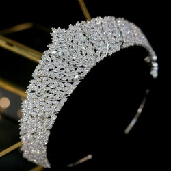 Exclusive silver crown - headband made of cubic zirconia