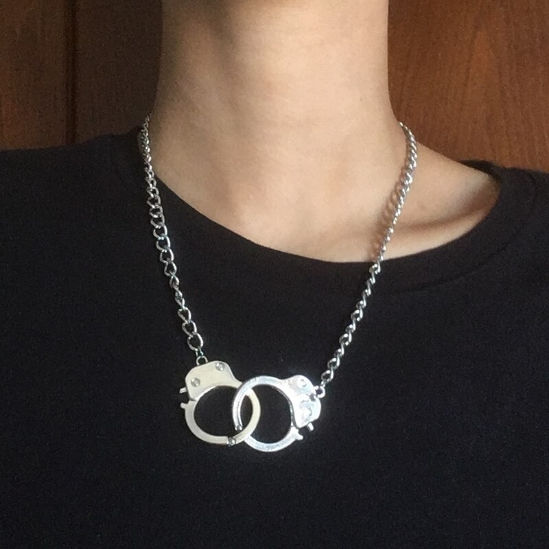 Trendy short necklace - love handcuffs - unisexNecklaces