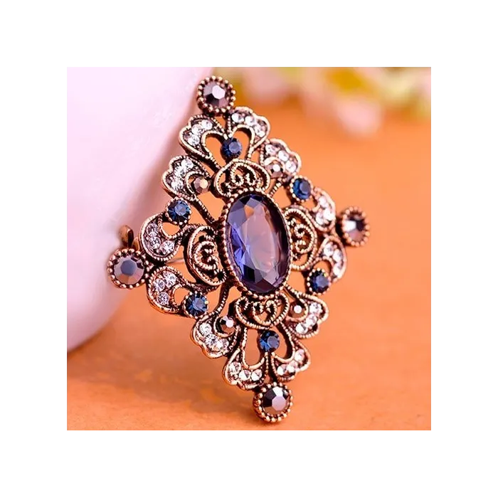 Fashionable flower brooch with crystalsBrooches