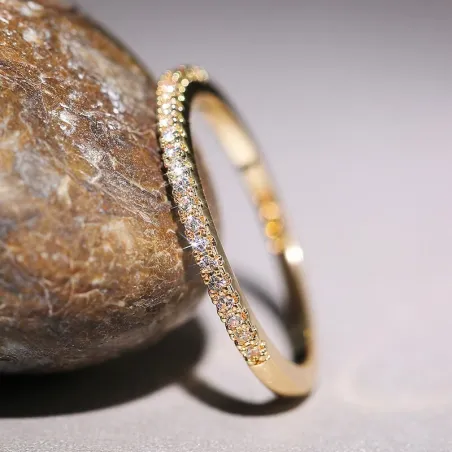 Minimalist women's ring - cubic zirconiaRings