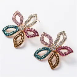 Star / flower shaped crystal earringsEarrings