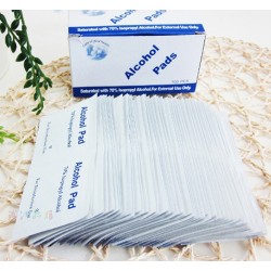 Alcohol swabs pads - antiseptic wipes - anti bacterial - 100 piecesHealth & Beauty