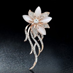 Opal crystal flower - elegant broochBrooches