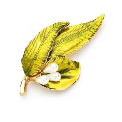 Green leaf with pearls - broochBrooches