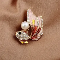 Crystal goldfish with a pearl - elegant broochBrooches